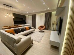 İcarə yeni tikili 3 otaqlı 110 m²,  28 May m.-6
