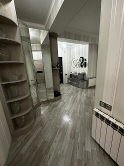 Satılır yeni tikili 4 otaqlı 200 m²,  Memar Əcəmi m.-4
