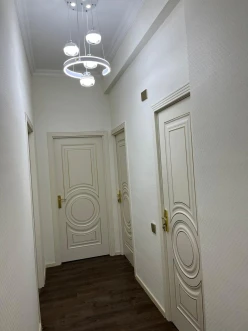 Satılır yeni tikili 3 otaqlı 85 m², İnşaatçılar m.-12