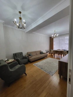 Satılır yeni tikili 3 otaqlı 100 m², İnşaatçılar m.-33