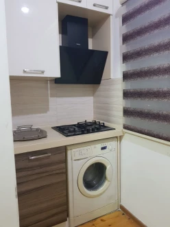 İcarə köhnə tikili 2 otaqlı 50 m², Xalqlar Dostluğu m.-13