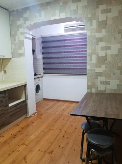 İcarə köhnə tikili 2 otaqlı 50 m², Xalqlar Dostluğu m.-11