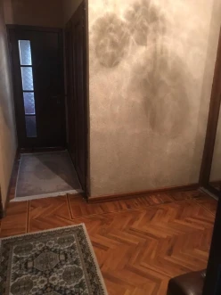 Satılır köhnə tikili 3 otaqlı 100 m², İnşaatçılar m.-18