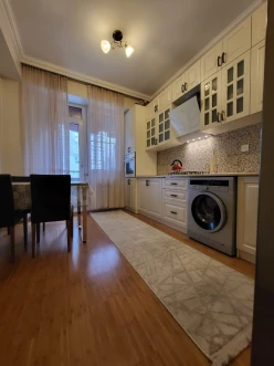 Satılır yeni tikili 3 otaqlı 100 m², İnşaatçılar m.-12