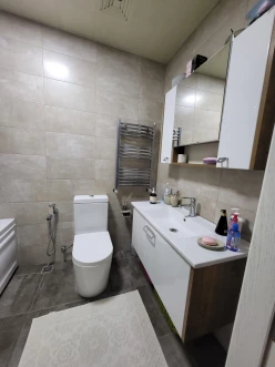 Satılır yeni tikili 3 otaqlı 100 m², İnşaatçılar m.-36