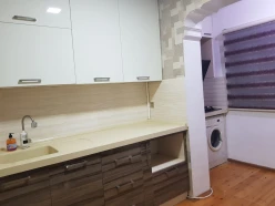 İcarə köhnə tikili 2 otaqlı 50 m², Xalqlar Dostluğu m.-10