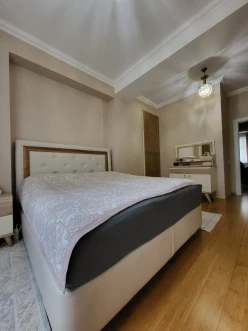 Satılır yeni tikili 3 otaqlı 100 m², İnşaatçılar m.-25