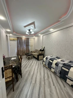 Satılır yeni tikili 2 otaqlı 60 m², İnşaatçılar m.-3