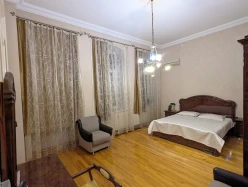 Satılır köhnə tikili 4 otaqlı 108 m², İçəri Şəhər m.-12