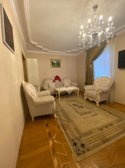 Satılır ev/villa 5 otaqlı 220 m², Əhmədli q.-16