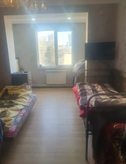 Satılır köhnə tikili 4 otaqlı 120 m², 8-ci mikrorayon q.-3