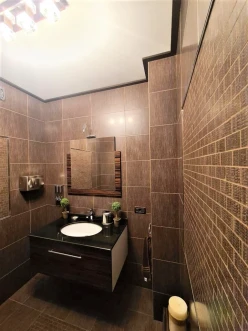 İcarə ofis 3 otaqlı 200 m², İçəri Şəhər m.-10 İcarə ofis 3 otaqlı 200 m², İçəri Şəhər m.-10