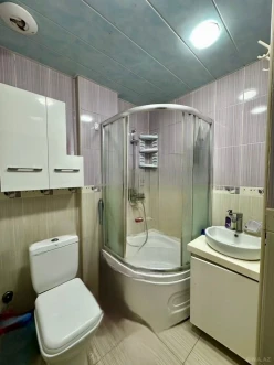 Satılır yeni tikili 2 otaqlı 45 m²,  İnşaatçılar m.-3