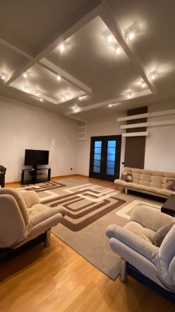 İcarə yeni tikili 3 otaqlı 127 m², Nəriman Nərimanov m.-5