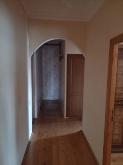 Satılır köhnə tikili 2 otaqlı 65 m², Azadlıq prospekti m.-12