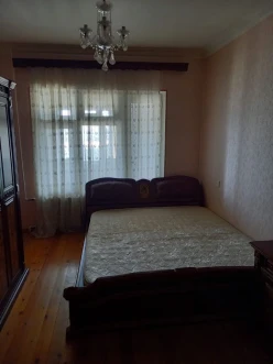 Satılır köhnə tikili 2 otaqlı 65 m², Azadlıq prospekti m.-7