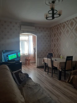 Satılır köhnə tikili 3 otaqlı 70 m², Memar Əcəmi m.-4