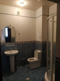 İcarə yeni tikili 3 otaqlı 140 m², 8 Noyabr m.-8