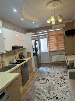 Satılır yeni tikili 2 otaqlı 104 m², İnşaatçılar m.-15