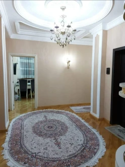 Satılır yeni tikili 4 otaqlı 146 m², Şah İsmayıl Xətai m.-17
