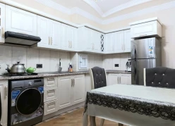 Satılır yeni tikili 4 otaqlı 146 m², Şah İsmayıl Xətai m.-3