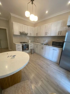 İcarə yeni tikili 3 otaqlı 145 m²,  Yasamal-14
