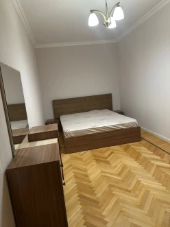 İcarə köhnə tikili 4 otaqlı 100 m²,  Nəsimi-5