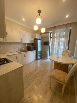 İcarə yeni tikili 3 otaqlı 145 m²,  Yasamal-15