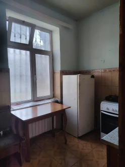 İcarə köhnə tikili 2 otaqlı 39 m², Azadlıq prospekti m.-9 İcarə köhnə tikili 2 otaqlı 39 m², Azadlıq prospekti m.-9