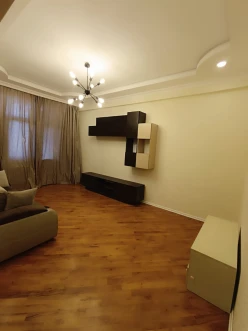 Satılır yeni tikili 3 otaqlı 80 m², İnşaatçılar m.-10