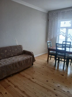 İcarə köhnə tikili 2 otaqlı 60 m², İnşaatçılar m.-4 İcarə köhnə tikili 2 otaqlı 60 m², İnşaatçılar m.-4