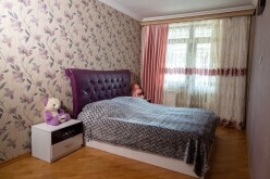 Satılır köhnə tikili 4 otaqlı 100 m²,  Qara Qarayev m.-4