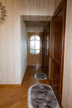 Satılır köhnə tikili 4 otaqlı 100 m²,  Qara Qarayev m.-8