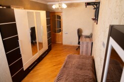 Satılır köhnə tikili 4 otaqlı 100 m²,  Qara Qarayev m.-5