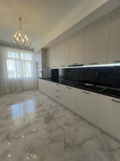 Satılır yeni tikili 2 otaqlı 85 m², Azadlıq prospekti m.-8