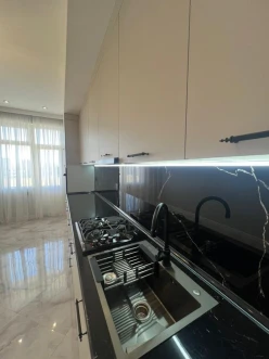 Satılır yeni tikili 2 otaqlı 85 m², Azadlıq prospekti m.-7