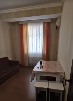 İcarə yeni tikili 2 otaqlı 45 m²,  İnşaatçılar m.-12