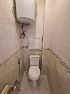 Satılır köhnə tikili 2 otaqlı 50 m², Azadlıq prospekti m.-16