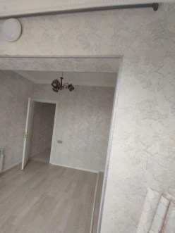 Satılır köhnə tikili 2 otaqlı 45 m², Azadlıq prospekti m.-4