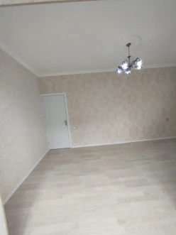 Satılır köhnə tikili 2 otaqlı 45 m², Azadlıq prospekti m.-8