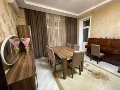 Satılır yeni tikili 2 otaqlı 60 m², Azadlıq prospekti m.-20