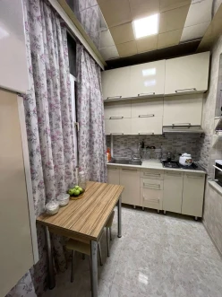 Satılır yeni tikili 2 otaqlı 60 m², Azadlıq prospekti m.-13