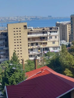 Satılır yeni tikili 2 otaqlı 70 m², İnşaatçılar m.-4