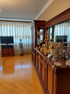 Satılır yeni tikili 2 otaqlı 70 m², İnşaatçılar m.-11