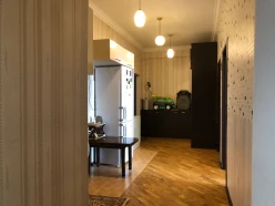 Satılır yeni tikili 3 otaqlı 85 m², İnşaatçılar m.-13