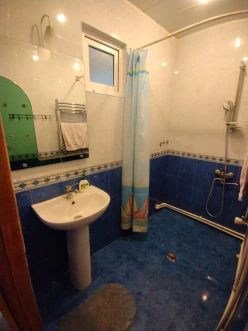 İcarə köhnə tikili 2 otaqlı 60 m²,  İnşaatçılar m.-21