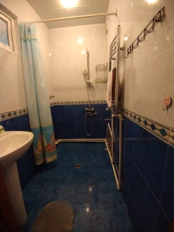 İcarə köhnə tikili 2 otaqlı 60 m²,  İnşaatçılar m.-8