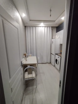 Satılır yeni tikili 2 otaqlı 60 m², İnşaatçılar m.-7