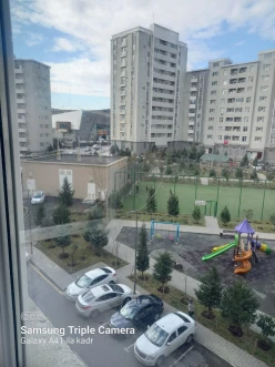 Satılır yeni tikili 2 otaqlı 60 m², İnşaatçılar m.-4