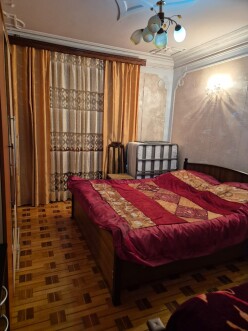 Satılır köhnə tikili 3 otaqlı 69 m²,  Bakıxanov-5